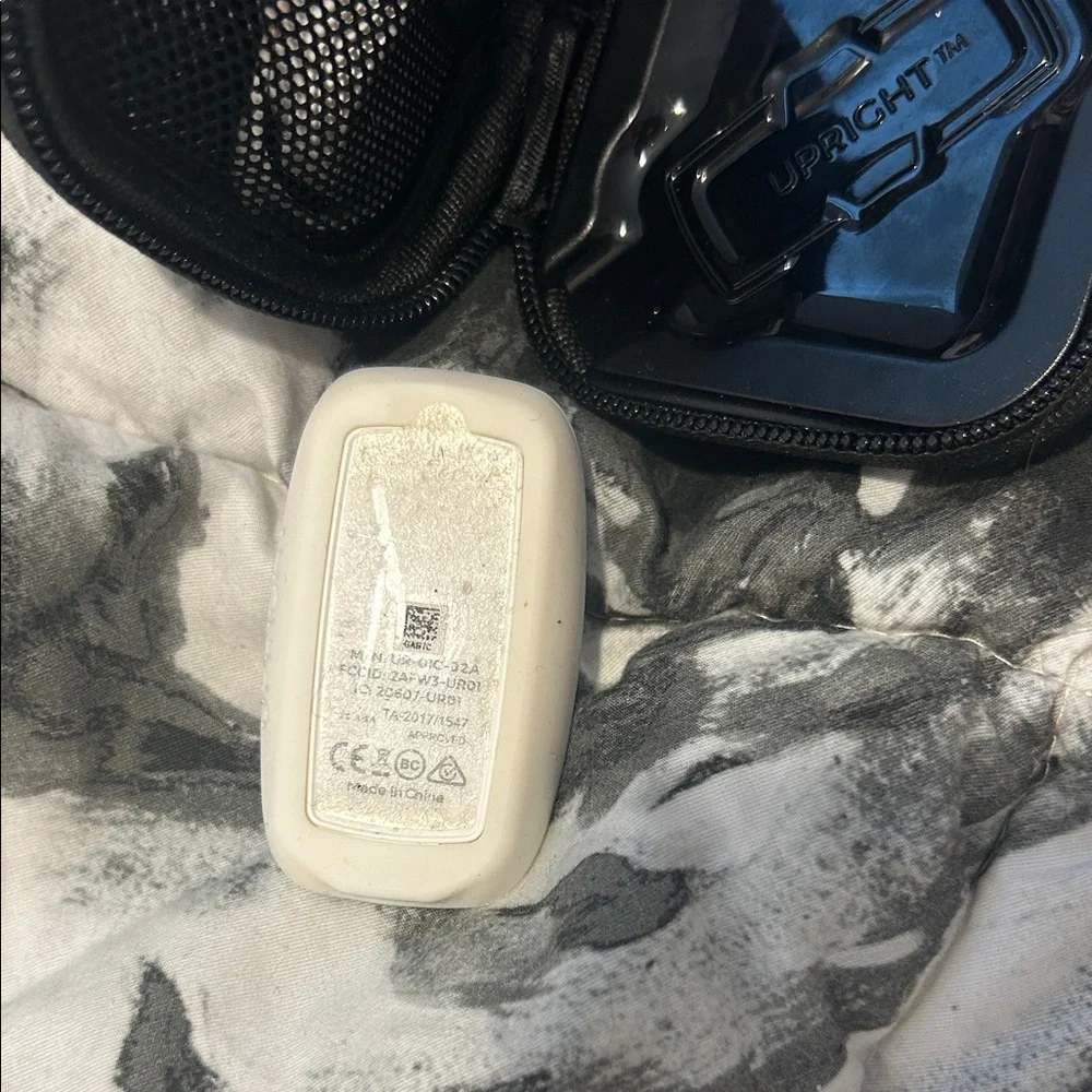 UPRIGHT Slouch No More The‎ Upright Go Posture Corrector
